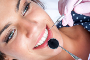 Usunięcie zęba siecznego i przedtrzonowego
